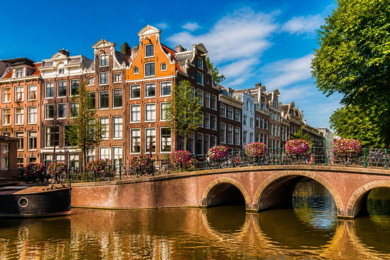 Amsterdam, Brussels, Paris — Route G Easy